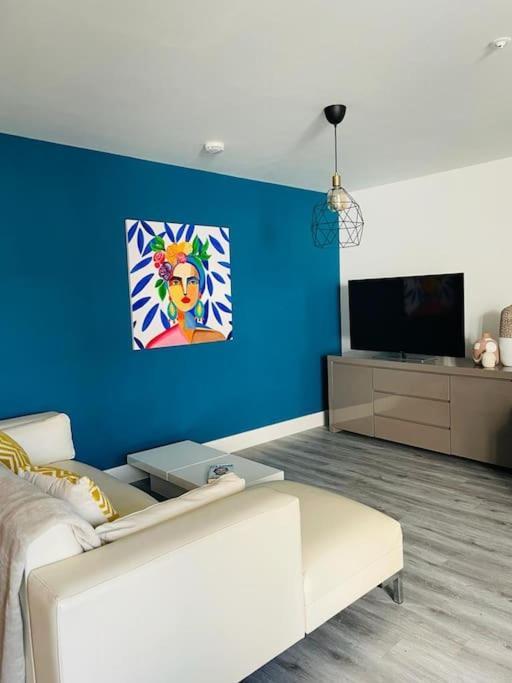 Stunning Huge Openplan 2Bed Flat Apartment Woking Exterior foto
