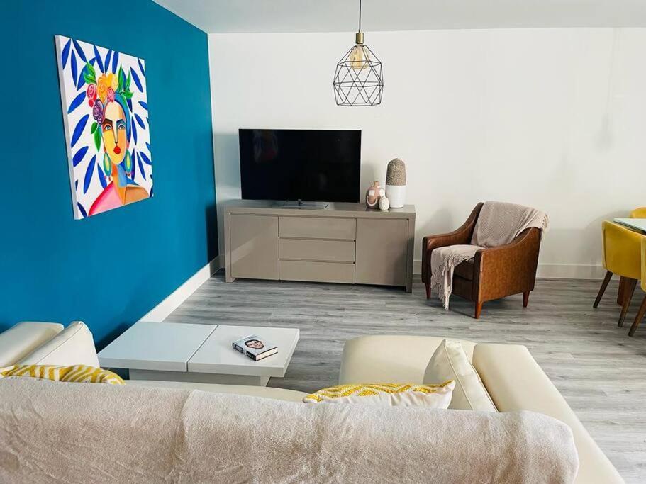 Stunning Huge Openplan 2Bed Flat Apartment Woking Exterior foto