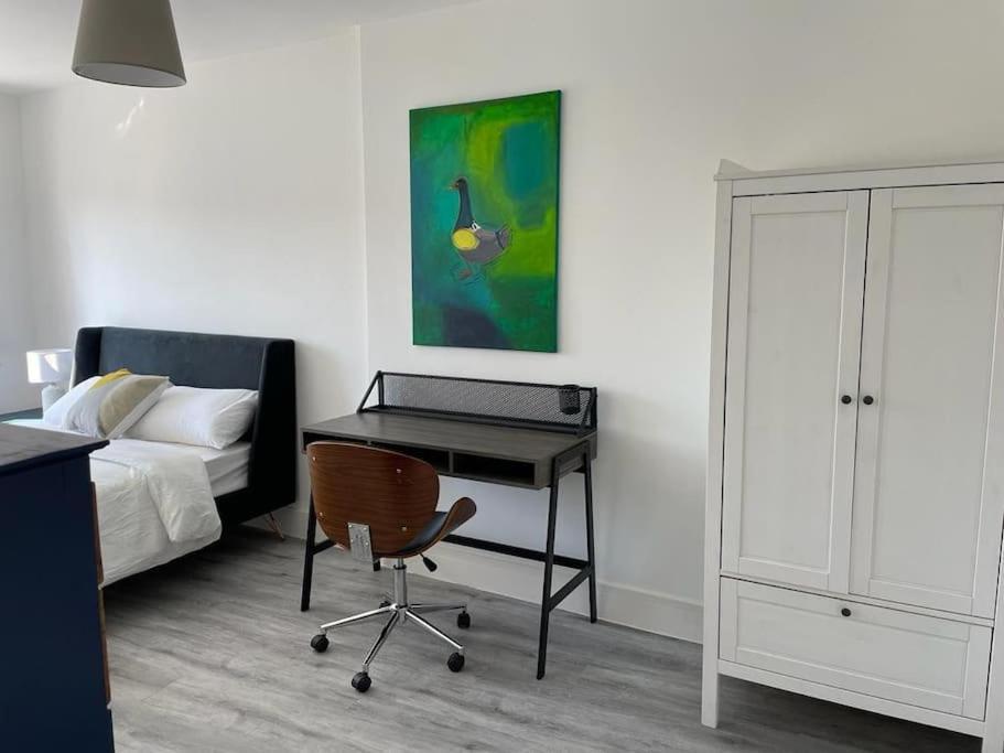 Stunning Huge Openplan 2Bed Flat Apartment Woking Exterior foto