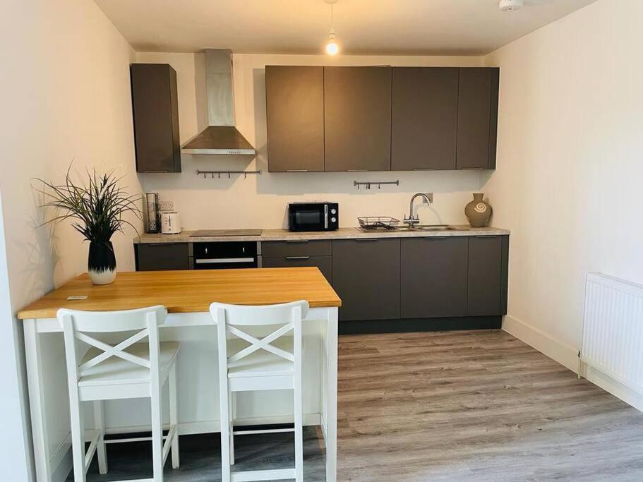 Stunning Huge Openplan 2Bed Flat Apartment Woking Exterior foto